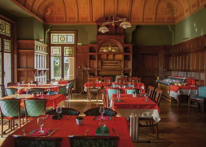 Vtf Le Domaine De Francon Rezort 3*