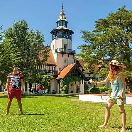 Ośrodek wypoczynkowy Vtf Le Domaine De Francon 3*